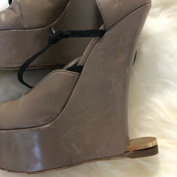 Moschino Size 40 - Picture 3 of 5